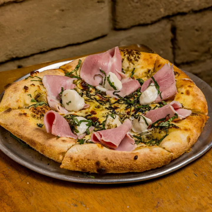 Pizza Pesto Y Cotto
