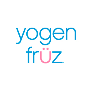 Vaso de yogurt helado Yogen Fruz con frutas frescas