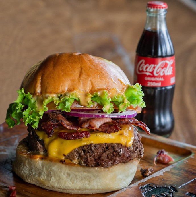 Bacon Cheeseburger + Bebida