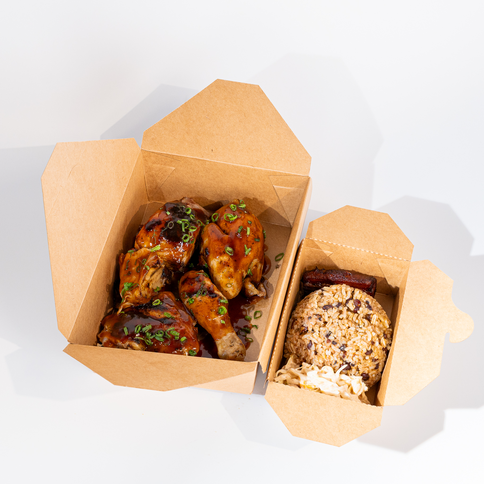 Medio Mild BBQ Jerk Chicken de La Tapa Delivery